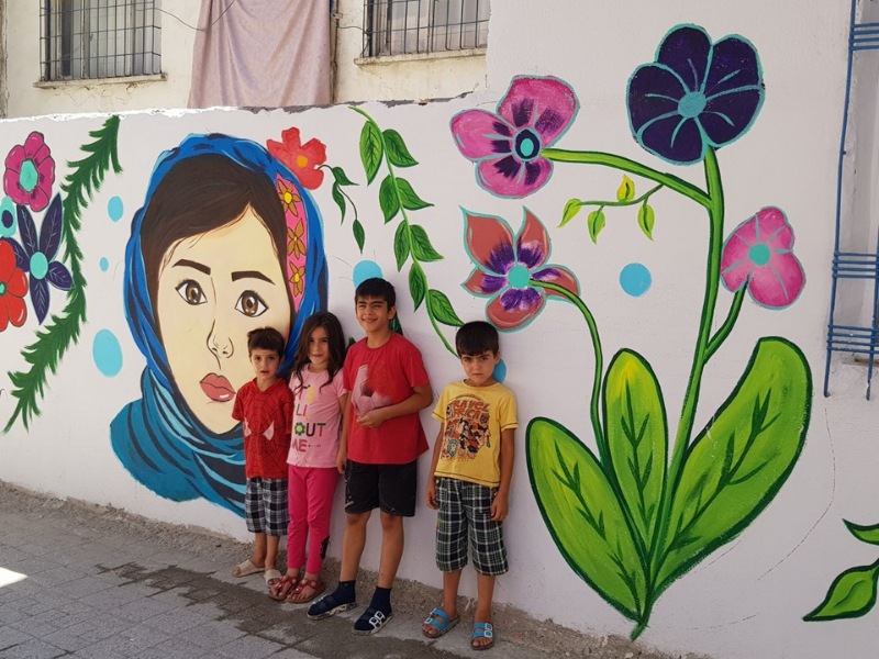 Diyarbakır sokaklarını renklendiren Nazlı öğretmen 10