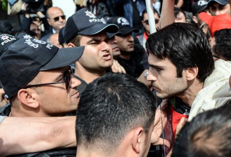 Taksim'e yürümek isteyenlere polis müdahalesi: 127 gözaltı 5