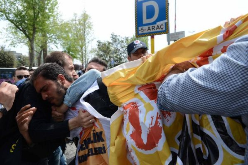 Taksim'e yürümek isteyenlere polis müdahalesi: 127 gözaltı 14