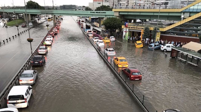 Fotoğraflarla İstanbul’daki sel felaketi 10