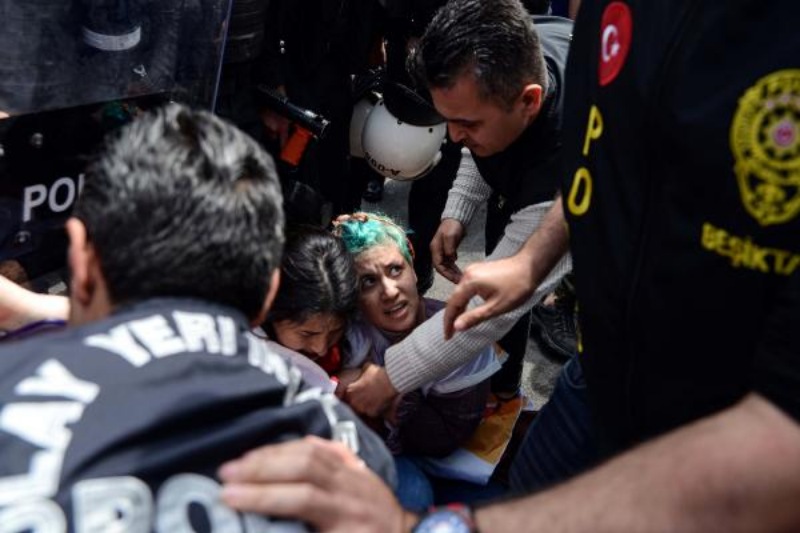 Taksim'e yürümek isteyenlere polis müdahalesi: 127 gözaltı 15