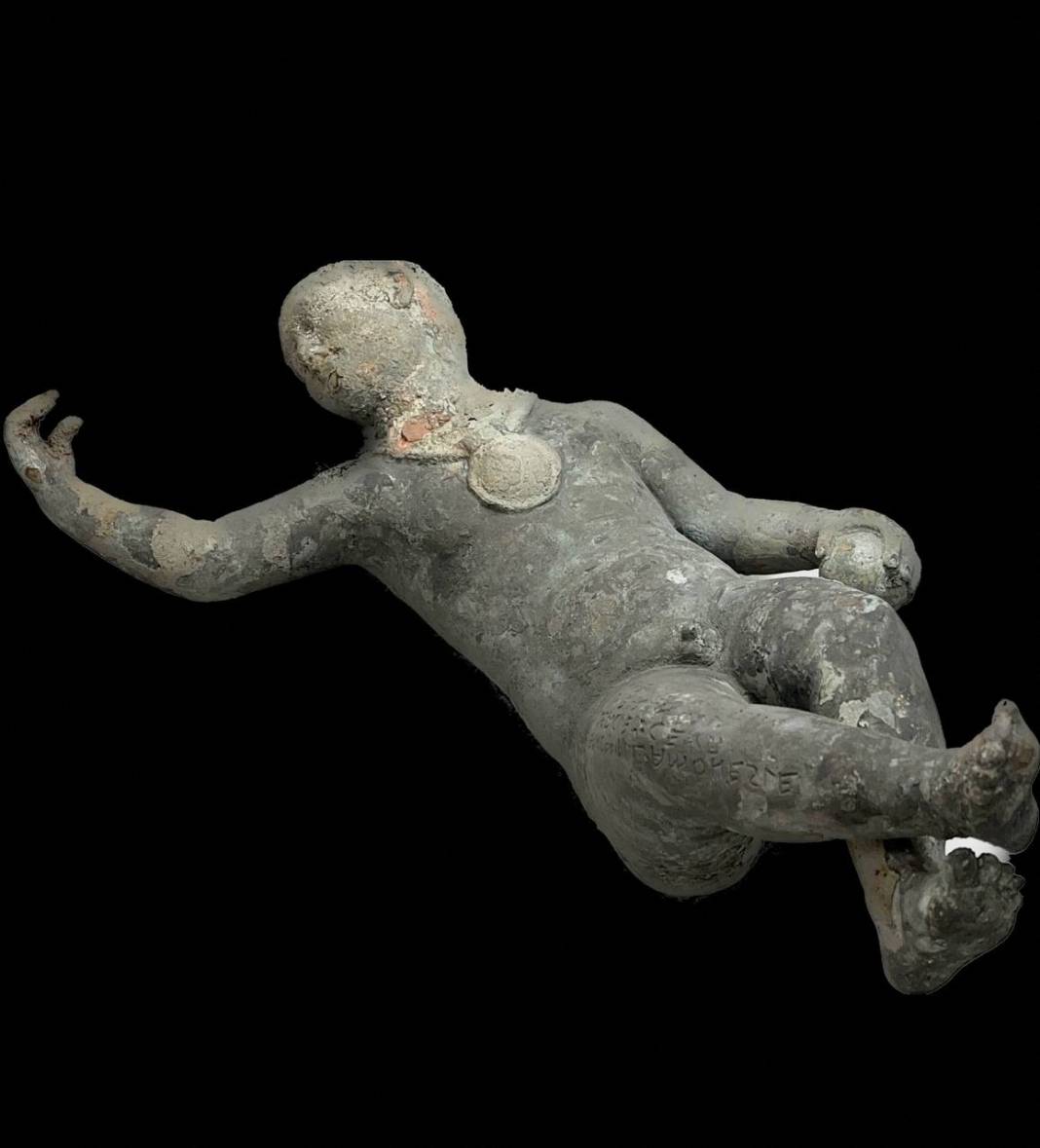 İtalya'da 'sansasyonel' keşif: 2 bin 300 yıllık heykeller bulundu 10