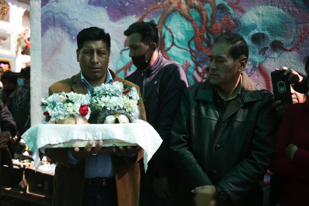 Bolivya'da Natitas Festivali kutlamalarının amacı ölülere saygı 23