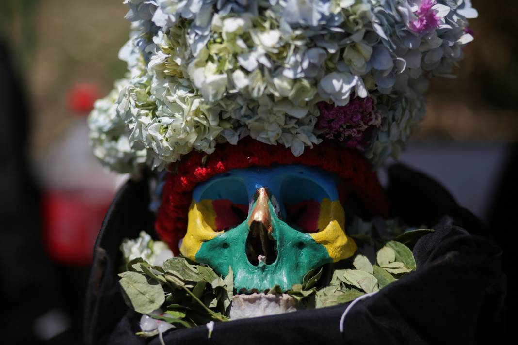 Bolivya'da Natitas Festivali kutlamalarının amacı ölülere saygı 18