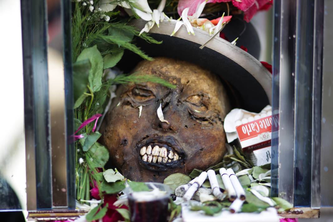 Bolivya'da Natitas Festivali kutlamalarının amacı ölülere saygı 16