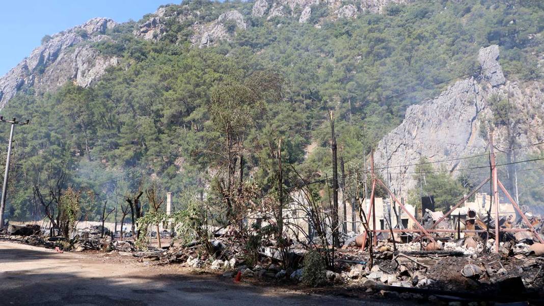 Olympos'taki 'Kadir'in Ağaç Evleri’ndeki yangın sonunda kullanılabilir yer kalmadı: 'Yeniden yapacağım' 10