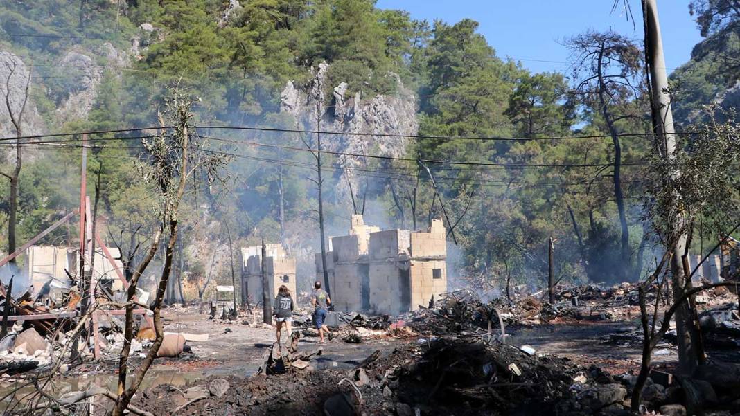 Olympos'taki 'Kadir'in Ağaç Evleri’ndeki yangın sonunda kullanılabilir yer kalmadı: 'Yeniden yapacağım' 12