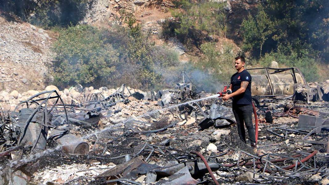 Olympos'taki 'Kadir'in Ağaç Evleri’ndeki yangın sonunda kullanılabilir yer kalmadı: 'Yeniden yapacağım' 11