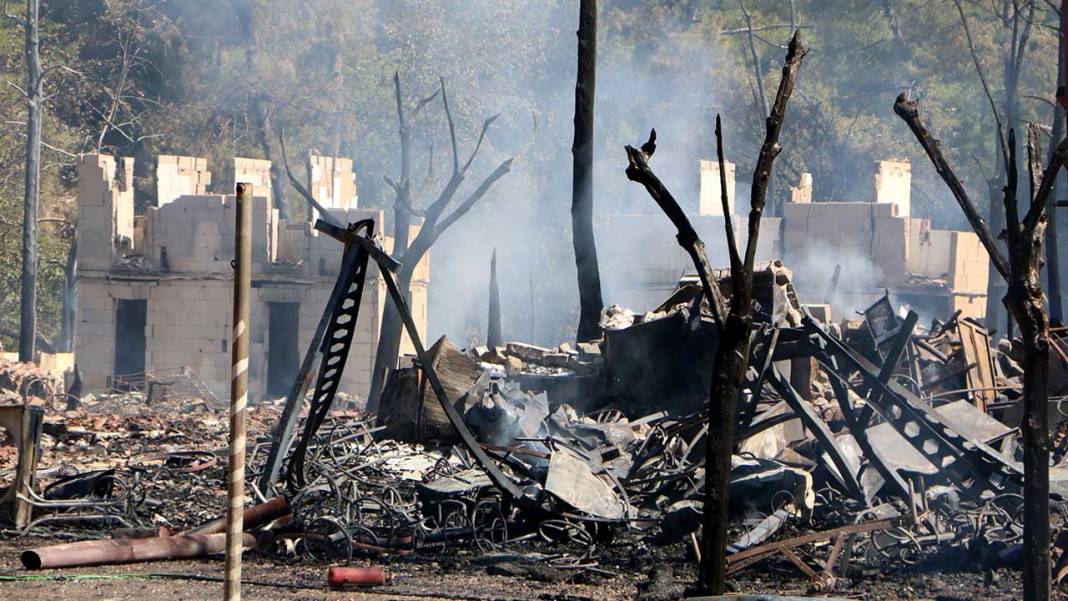 Olympos'taki 'Kadir'in Ağaç Evleri’ndeki yangın sonunda kullanılabilir yer kalmadı: 'Yeniden yapacağım' 8