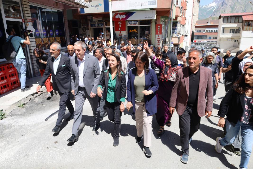 Hakkari, İstanbul, Ankara... DEM Parti kayyım atanmasına karşı ayakta 5