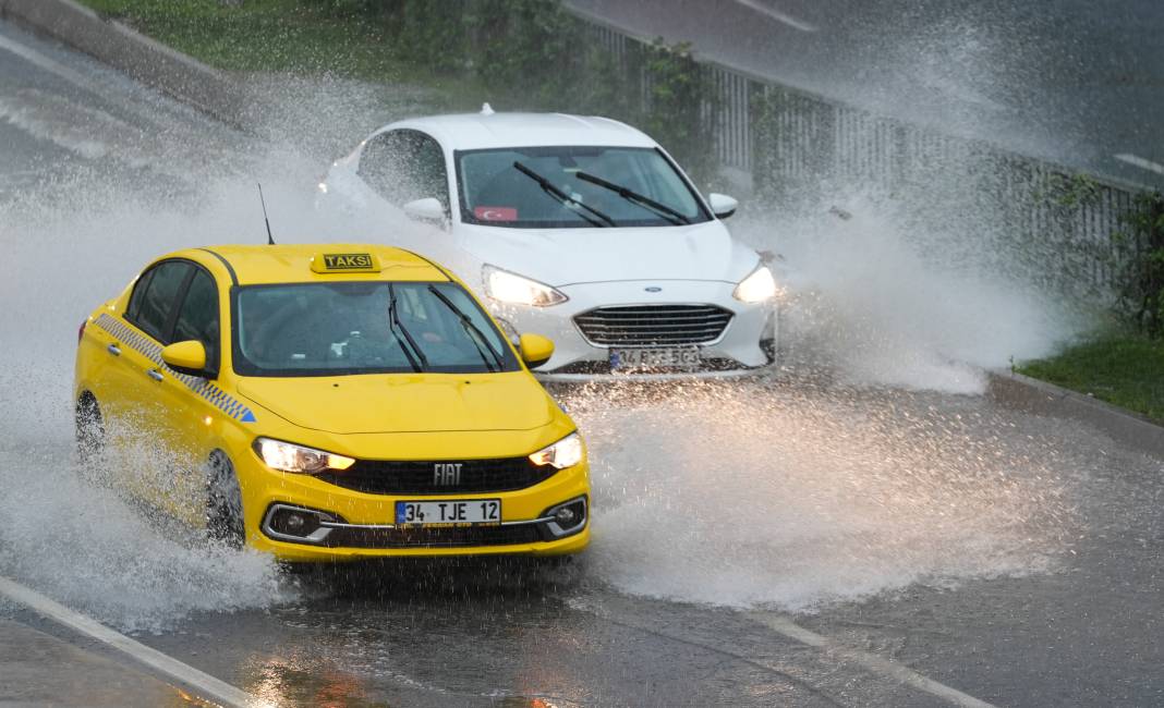 İstanbul güne sağanak yağışla uyandı 4