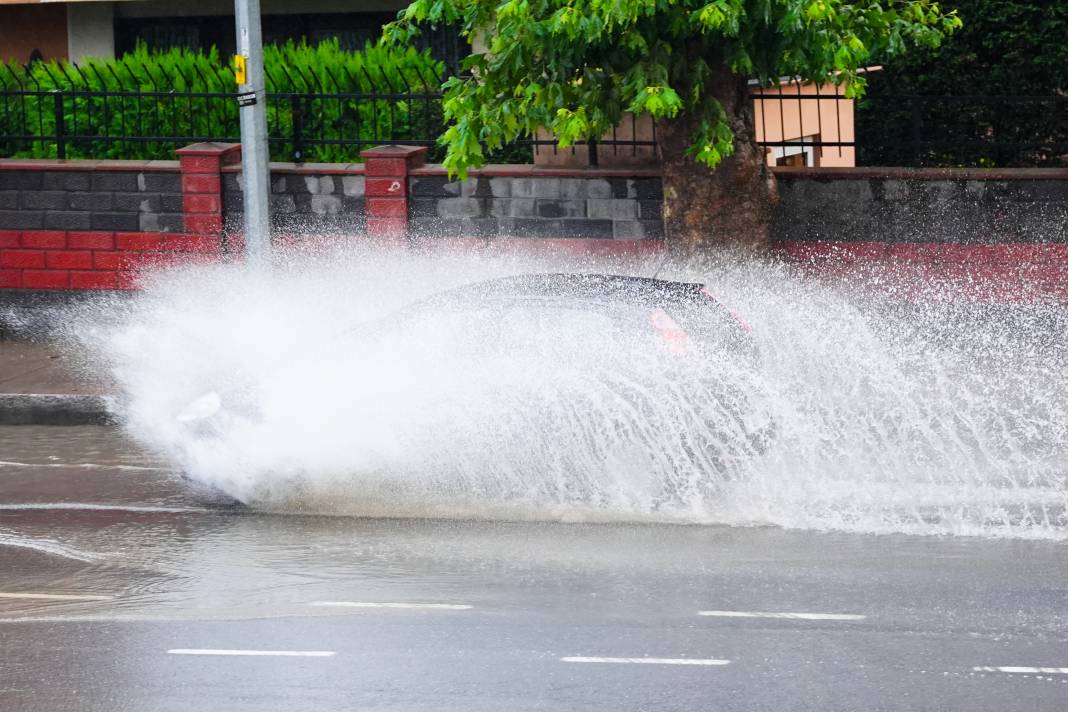 İstanbul güne sağanak yağışla uyandı 6