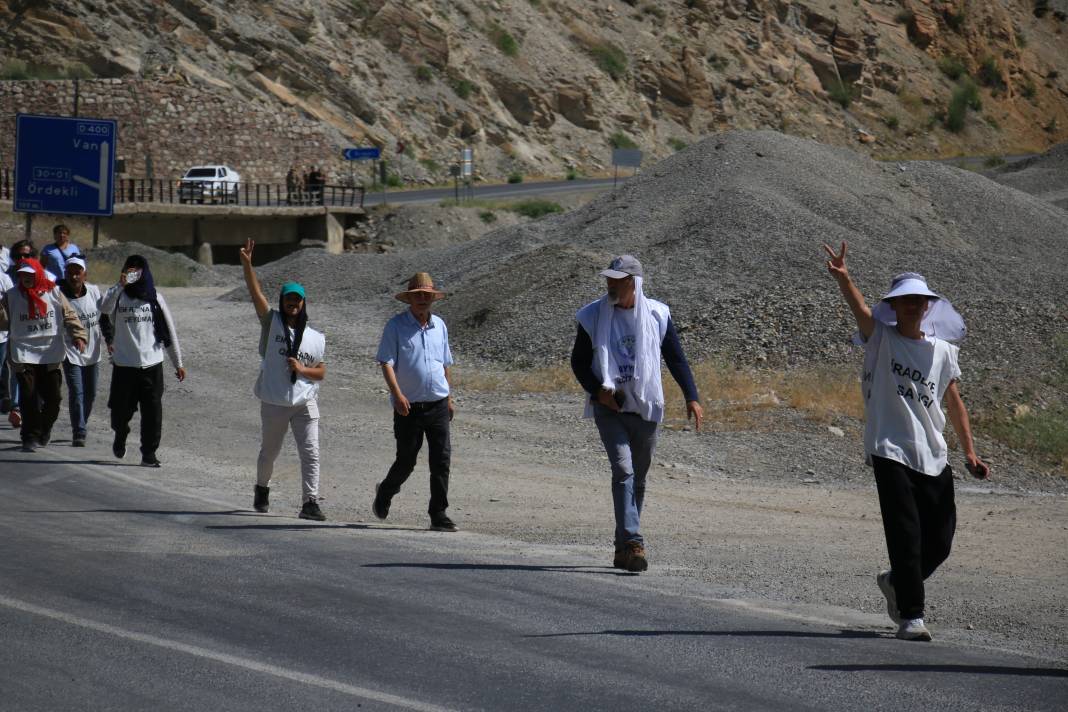 'İradeye Saygı Yürüyüşü' Hakkari'ye yaklaştı 2