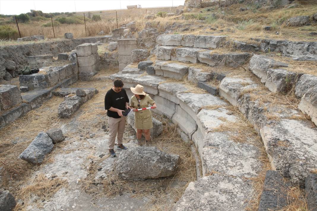 Epiphaneia Antik Kenti'ndeki Roma dönemi meclis binası restore ediliyor 14