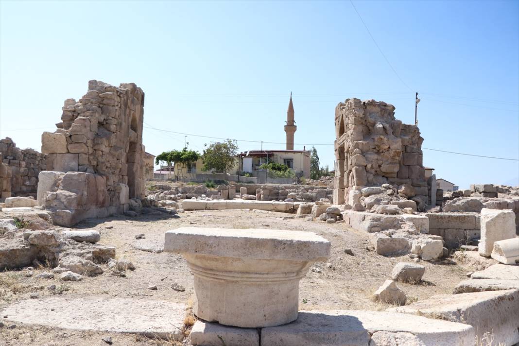 Tyana Antik Kenti'nde sekizgen planlı kilise gün yüzüne çıkarılıyor 7