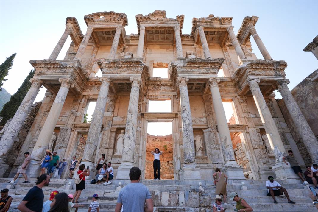 Efes Antik Kenti'ndeki Gece Müzeciliği konser serisi başlıyor 10