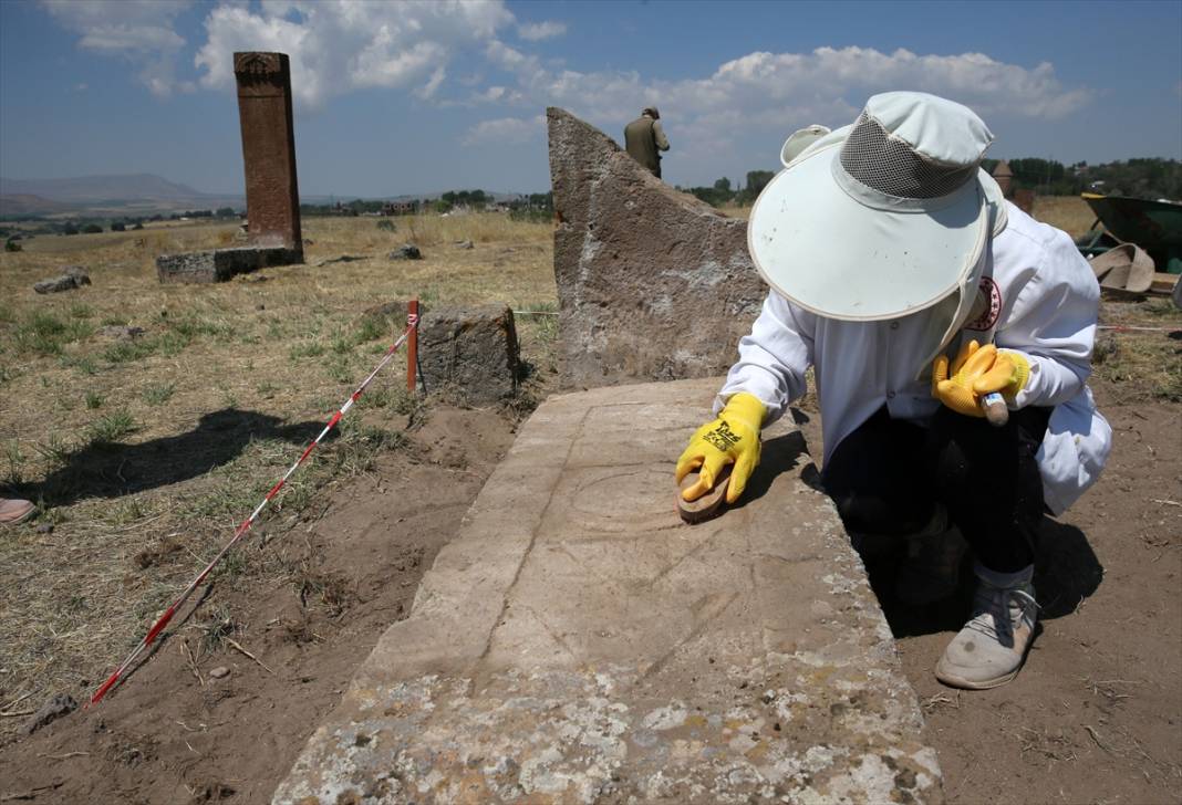 Selçuklu Meydan Mezarlığı'nda tahrip olan 80 mezar taşı restore edildi 13