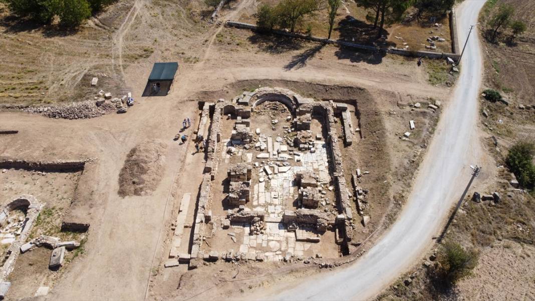 Sebaste Antik Kenti'nde Orta Bizans Dönemi'ne ait 9 mezar bulundu 2