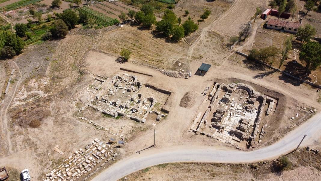 Sebaste Antik Kenti'nde Orta Bizans Dönemi'ne ait 9 mezar bulundu 1