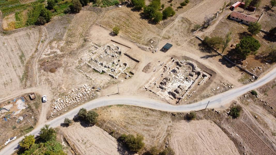 Sebaste Antik Kenti'nde Orta Bizans Dönemi'ne ait 9 mezar bulundu 13