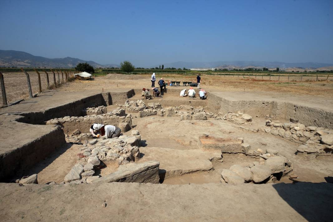 Aydın'daki Tepecik Höyüğü'nde 3 bin 500 yıllık midye kabukları bulundu 4