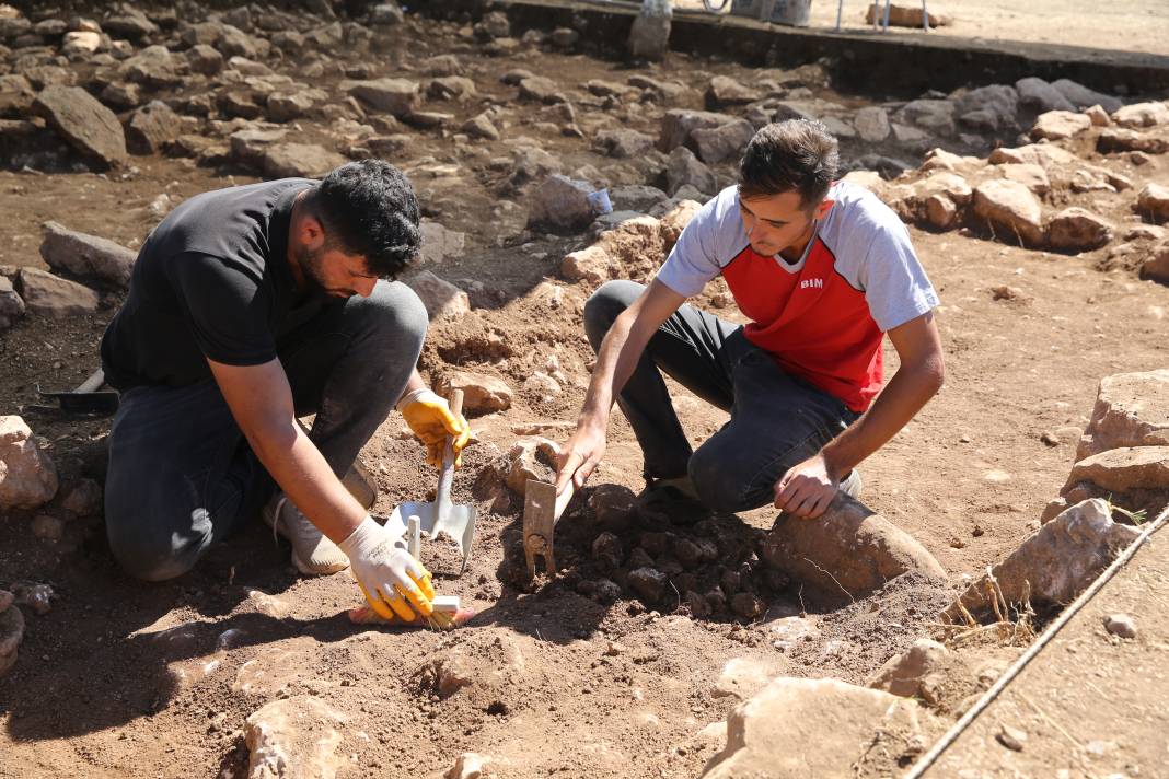 Sefertepe'de 10 bin yıl öncesine tarihlenen süs eşyaları bulundu 3