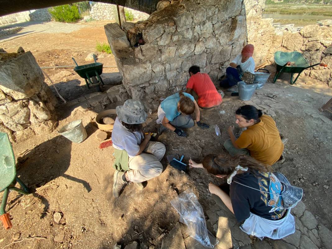 Demre'deki arkeolojik kazılarda şaşırtan buluş: Çok sayıda 'millefiori' var 3