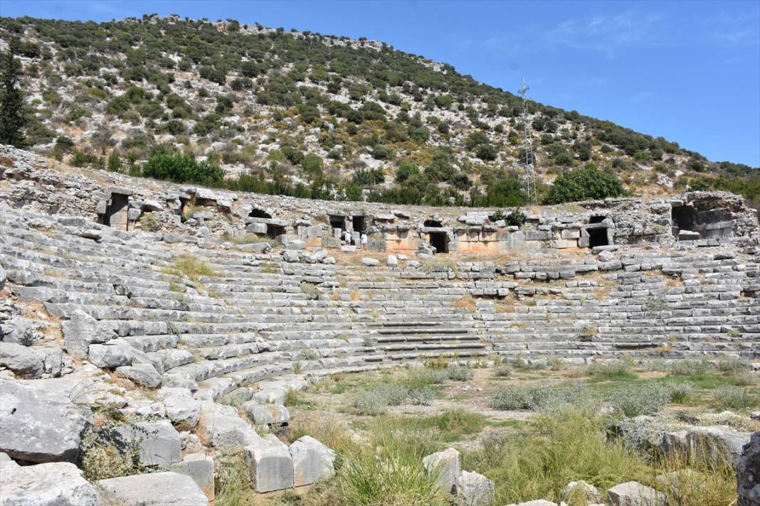 Limyra Antik Kenti'nin içinden akan su, ziyaretçileri cezbediyor 10