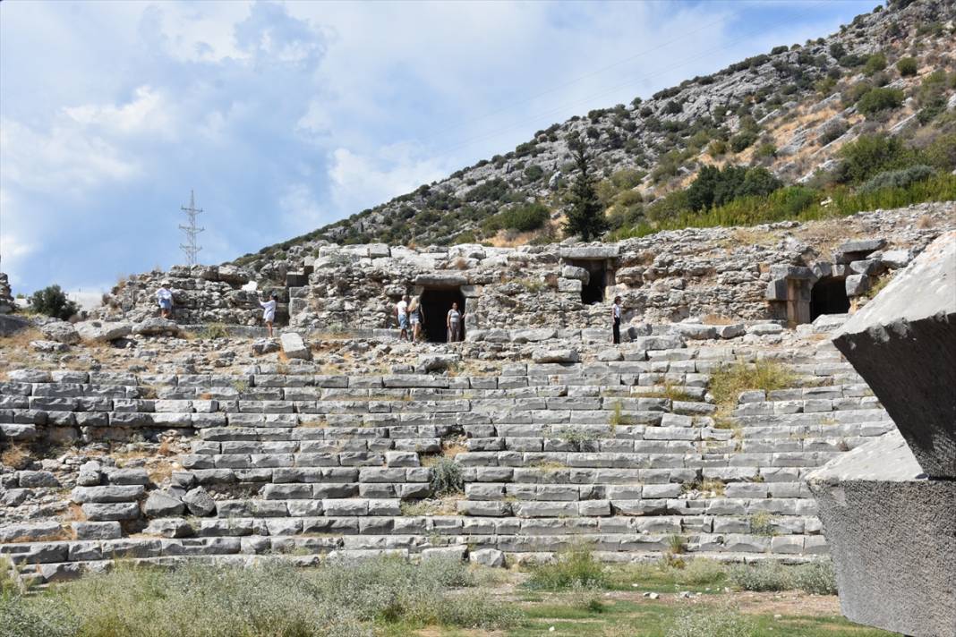 Limyra Antik Kenti'nin içinden akan su, ziyaretçileri cezbediyor 8