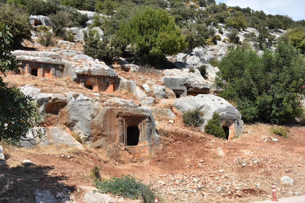 Limyra Antik Kenti'nin içinden akan su, ziyaretçileri cezbediyor 6