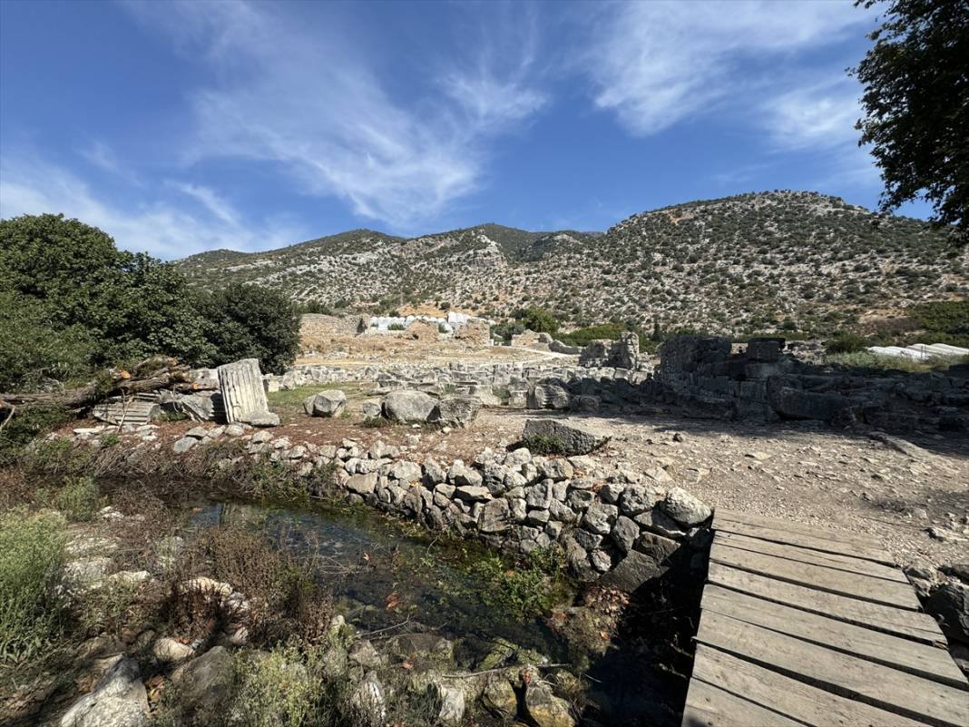 Limyra Antik Kenti'nin içinden akan su, ziyaretçileri cezbediyor 9