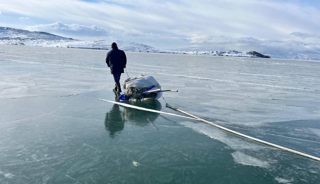 Eskimo usulü balık avı için Çıldır Gölü'ne ilk ağlar atıldı 5