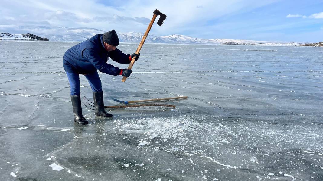 Eskimo usulü balık avı için Çıldır Gölü'ne ilk ağlar atıldı 7