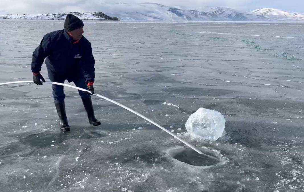 Eskimo usulü balık avı için Çıldır Gölü'ne ilk ağlar atıldı 10