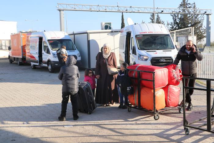 Türkiye'deki Suriyeliler için 'sınırdan geçiş kolaylığı' genelgesi 4