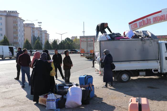 Türkiye'deki Suriyeliler için 'sınırdan geçiş kolaylığı' genelgesi 6