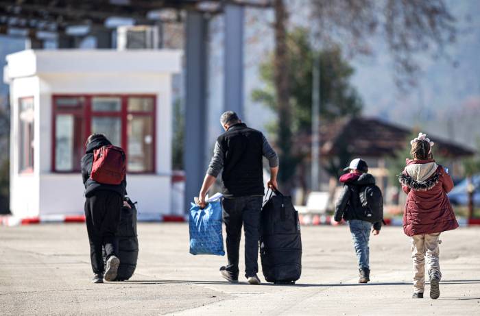 Türkiye'deki Suriyeliler için 'sınırdan geçiş kolaylığı' genelgesi 8