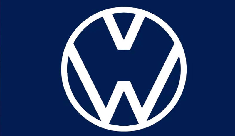 Volkswagen logosonu ayırarak sosyal mesafeye dikkat çekti