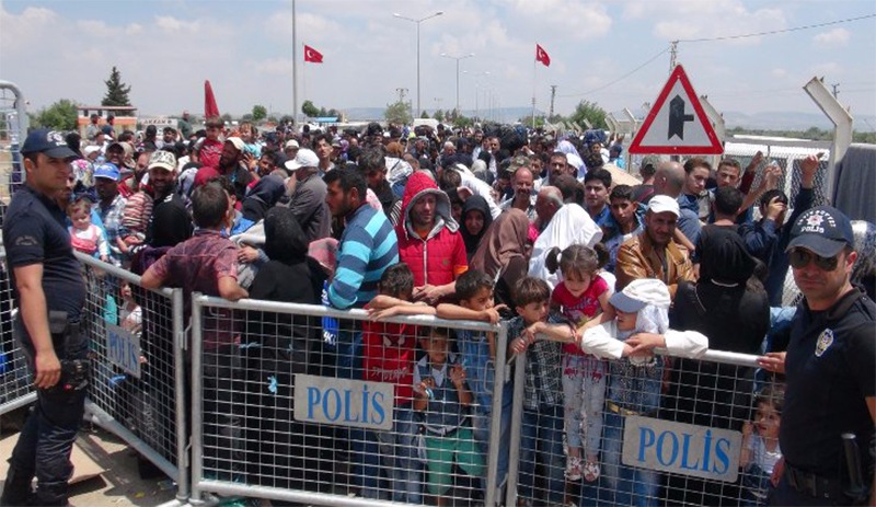 20 bin Suriyeli bayramlaşmaya gitti