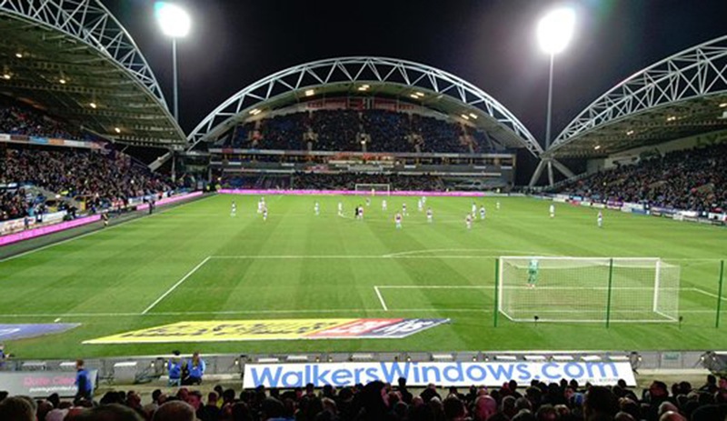 Huddersfield'in sahibi 50-60 futbol kulübü batabilir