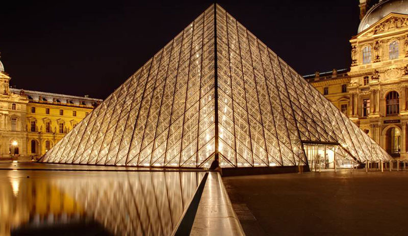 Louvre Müzesi’ni 10 milyon kişi ziyaret etti