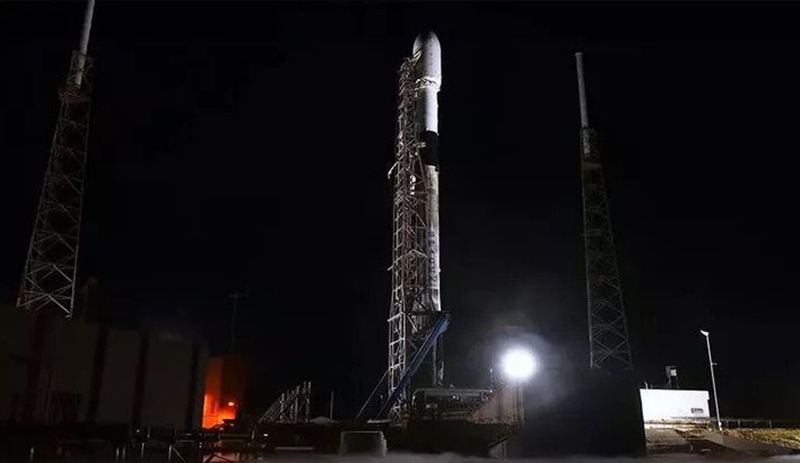 SpaceX 60 internet uydusunu uzaya fırlattı