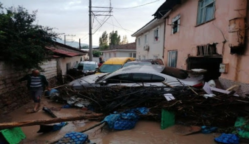 Bursa'da yağmur suyu tahliyesi için alt yapı çalışmaları iki kez iptal edilmiş