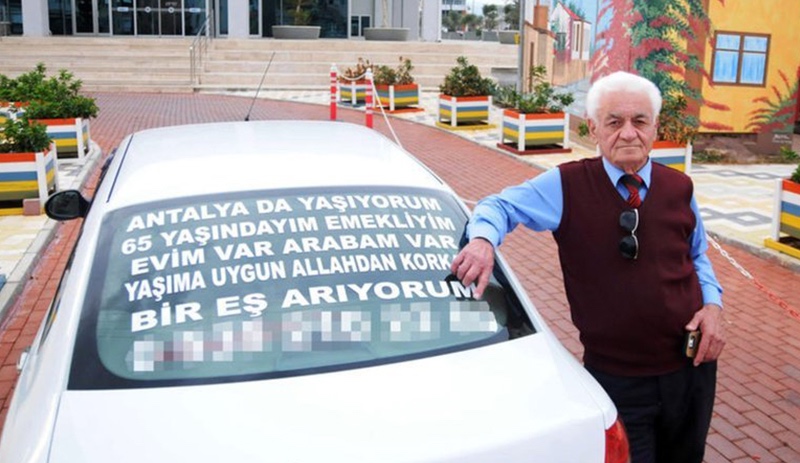 Otomobilin arkasındaki ilanla aylarca eş aradı: Belamı buldum