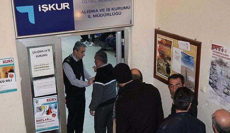 Türkiye'de işsiz sayısı çalışan sayısını geçti