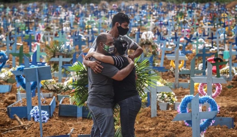Brezilya'da salgın nedeniyle son 24 saatte 921 ölüm