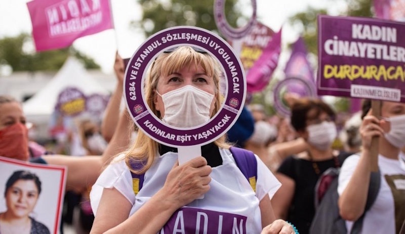 Kadınlar İstanbul Sözleşmesi'ne sahip çıkarak alanlara iniyor: Birbirimizden vazgeçmeyelim