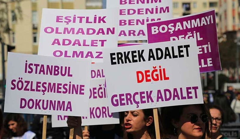 Kadınların İzmir'deki yürüyüşüne engel