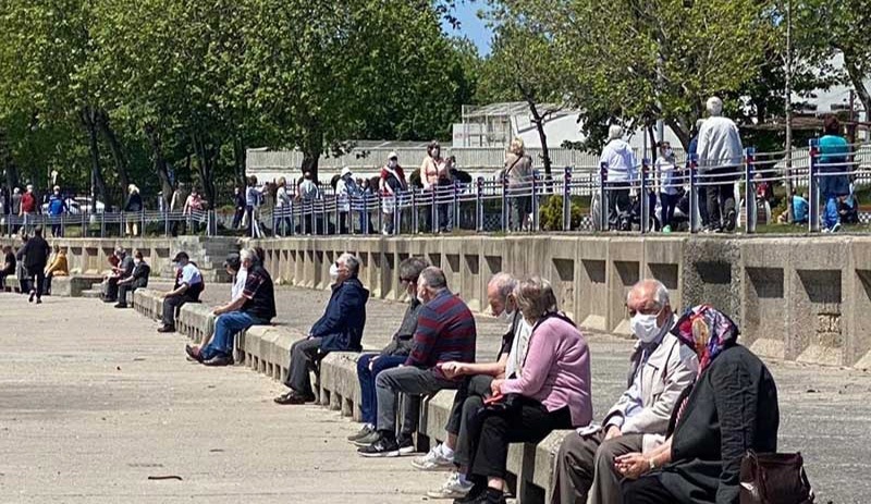 65 yaş üstü yurttaşlara yönelik sokağa çıkma yasağı uygulanan illerin sayısı artıyor