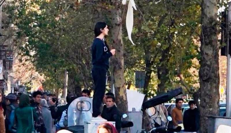 ICAVI Sözcüsü İran'daki kadın mücadelesini anlattı: Genç kadınlar mücadeleyi yükseltiyor